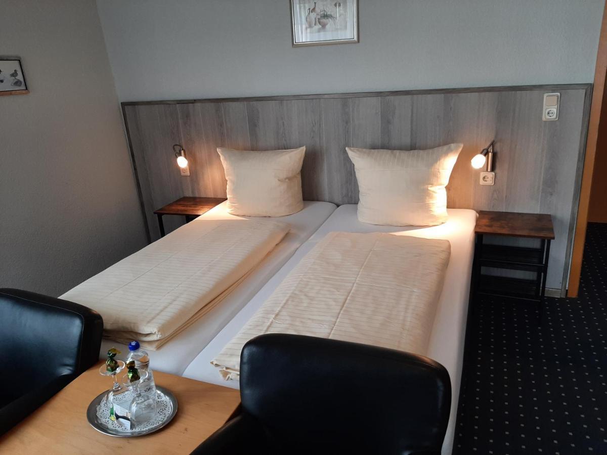 מנדרשייד Hotel Am Ceresplatz מראה חיצוני תמונה