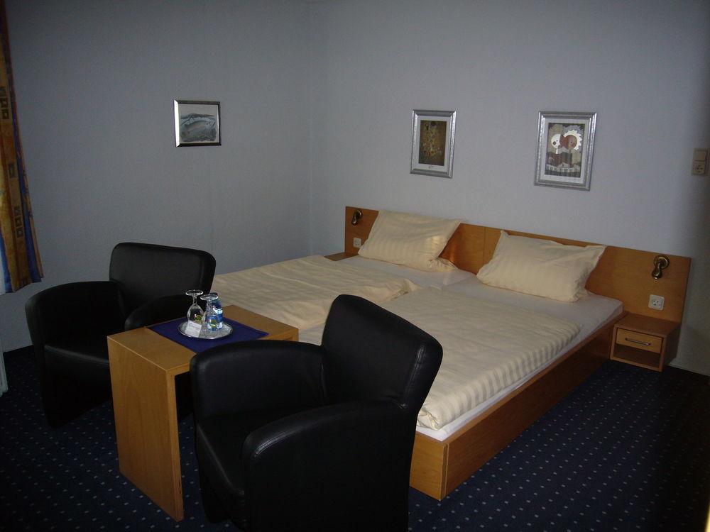 מנדרשייד Hotel Am Ceresplatz מראה חיצוני תמונה